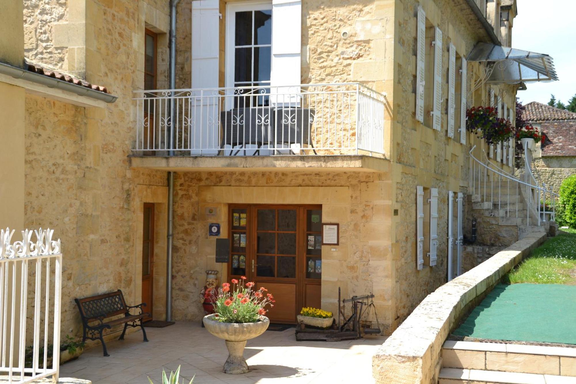 Les Magnolias Bed & Breakfast Lalinde Exterior photo